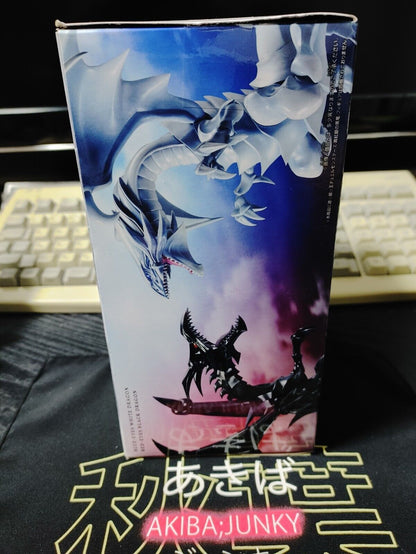 Yu-Gi-Oh! Blue Eyes White Dragon Red Eyes Black Dragon Figure Set JAPAN IN BOX