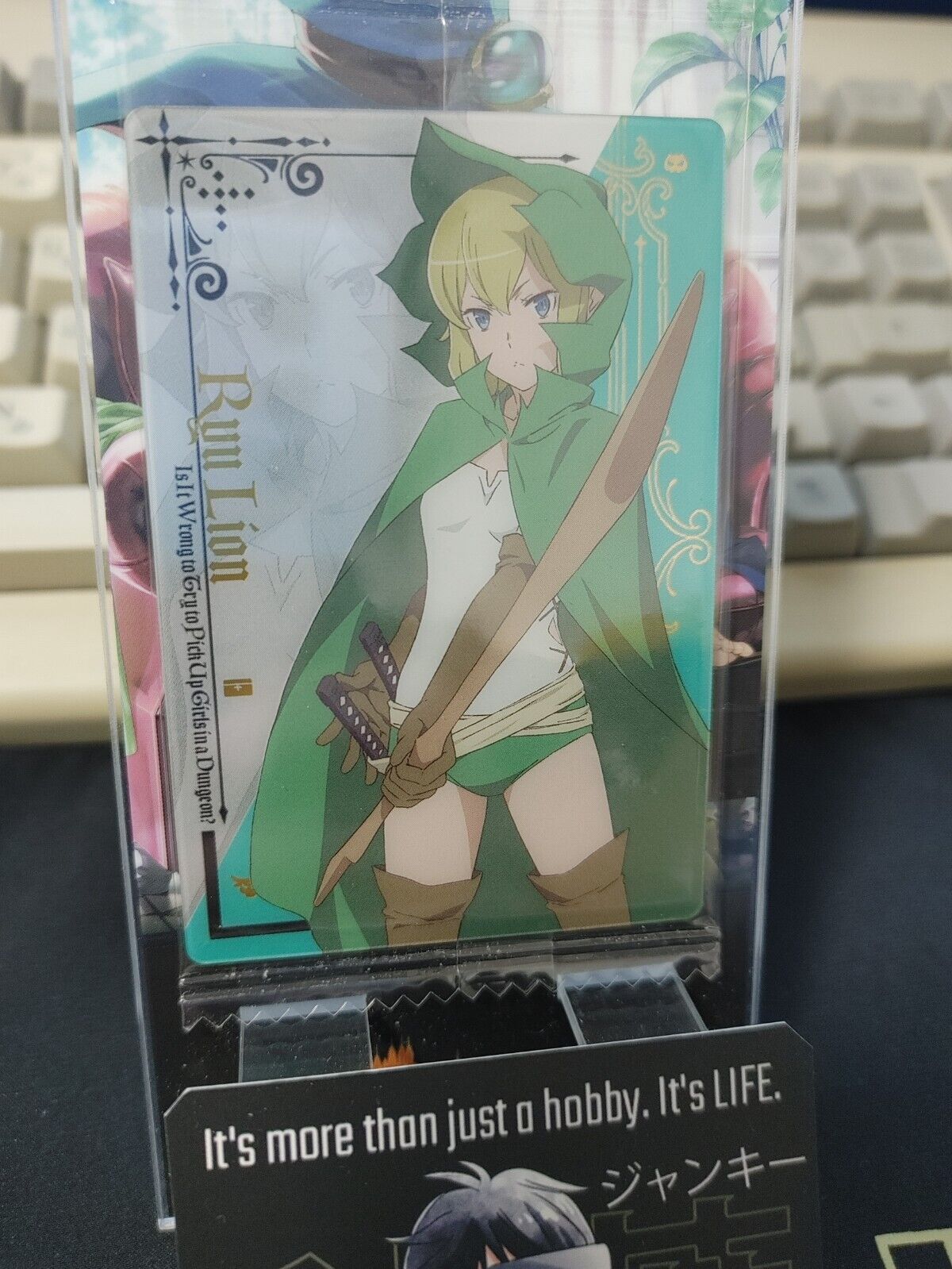 Is It Wrong To Pick Up Girls In A Dungeon Card Ryuu Lion Japan Release